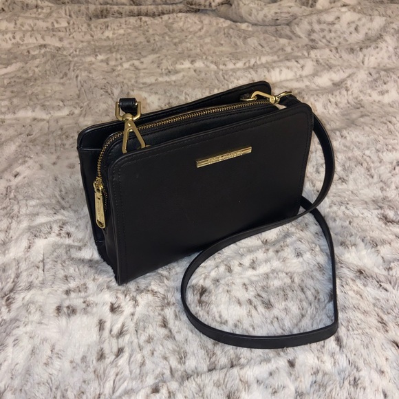 Steve Madden Handbags - Steve Madden black crossbody bag